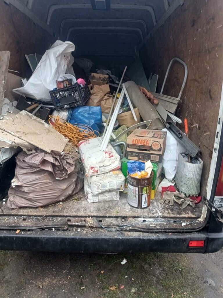 Wyniesione rzeczy na busie