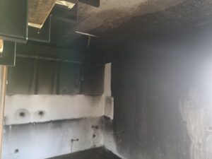 Sprzątanie po pożarze – oczyszczenie z sadzy i dymu — zdjęcie 2