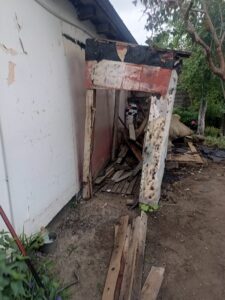 Uprzątnięcie posesji z rozbiórką starej szopy — zdjęcie 5