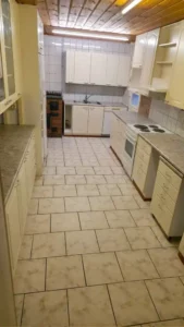 Opróżnienie zagraconej kuchni w mieszkaniu — zdjęcie 2